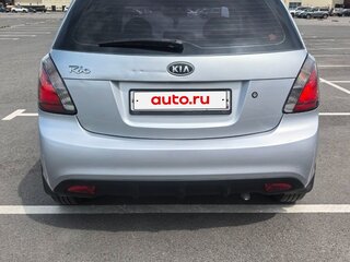 2011 Kia Rio II Рестайлинг, серебристый, 530000 рублей, вид 5