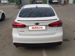 2018 Kia Forte II Рестайлинг, белый, 1450000 рублей, вид 3