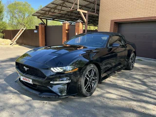 2018 Ford Mustang VI Рестайлинг, чёрный, 2400000 рублей, вид 1