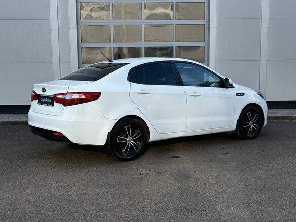 2014 Kia Rio 5-speed III, белый - вид 4