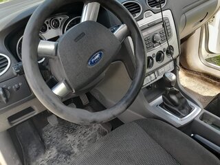 2011 Ford Focus II Рестайлинг, белый, 600000 рублей, вид 2
