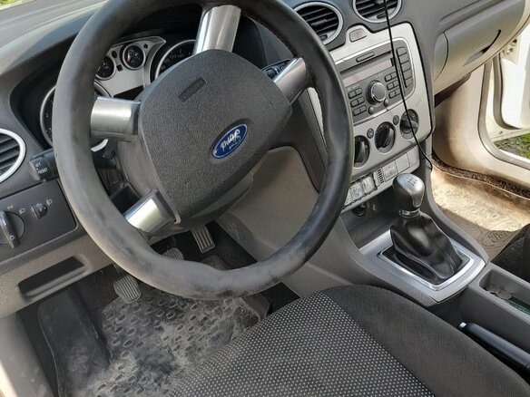 2011 Ford Focus II Рестайлинг, белый, 600000 рублей - вид 1