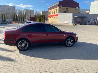 2000 Volkswagen Passat B5, красный, 650000 рублей, вид 3