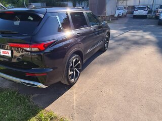 2021 Mitsubishi Outlander IV, чёрный, 3269000 рублей, вид 4
