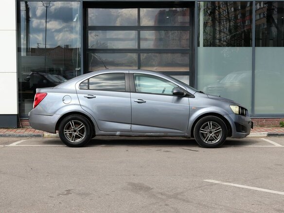 2013 Chevrolet Aveo II, серый, 279000 рублей - вид 8