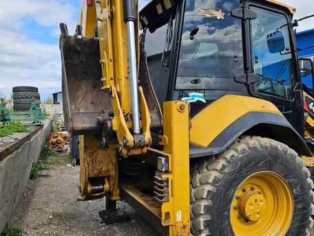 2015 Caterpillar 444, 10000000 рублей, вид 3