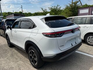 2022 Honda Vezel II, белый, 1610999 рублей, вид 3
