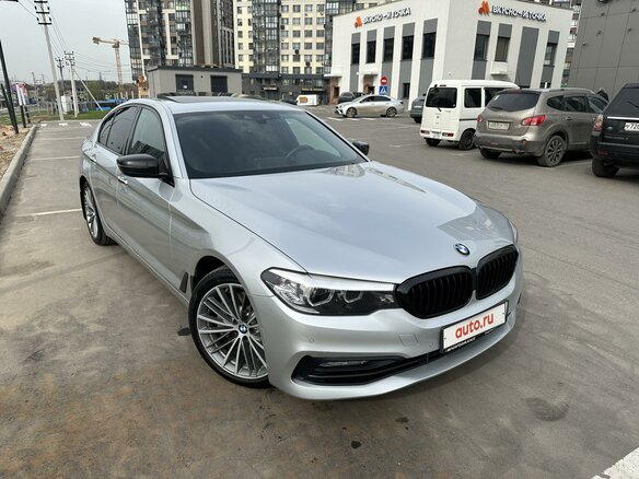 2017 BMW 5 серии 530i xDrive VII (G30/G31/G38), серебристый, 3150000 рублей - вид 3
