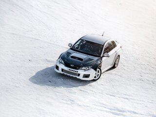 2011 Subaru Impreza WRX STi III, белый, 2500000 рублей, вид 2