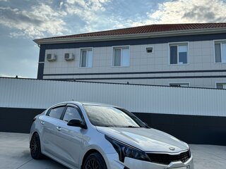 2021 Kia Rio IV Рестайлинг, серый, 2360000 рублей, вид 1