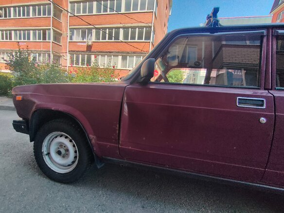 2002 Lada (ВАЗ) 2107, пурпурный - вид 5