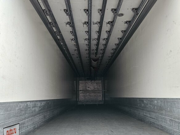 2001 Schmitz Cargobull SKO, белый, 5900000 рублей