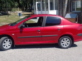 2009 Peugeot 206, красный, 330000 рублей, вид 3