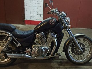 Suzuki Intruder VS 750