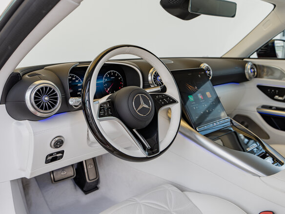 2025 Mercedes-Benz Maybach SL, красный - вид 8