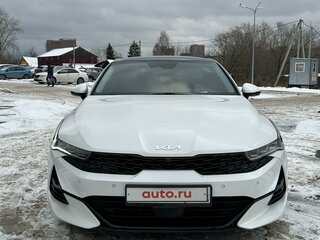 2021 Kia K5 III, белый, 2800000 рублей, вид 1