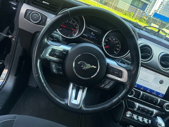 2021 Ford Mustang VI Рестайлинг, чёрный, 1999000 рублей - вид 17