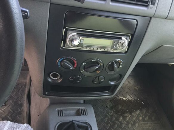 2004 Ford Transit Connect, красный, 280000 рублей - вид 12