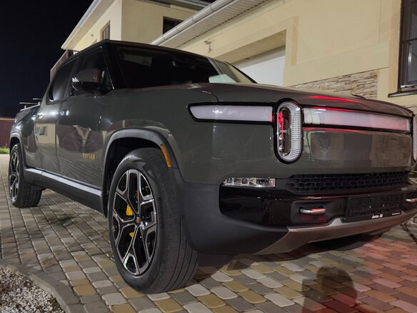 2022 Rivian R1T QM Large, зелёный, 9999999 рублей - вид 12