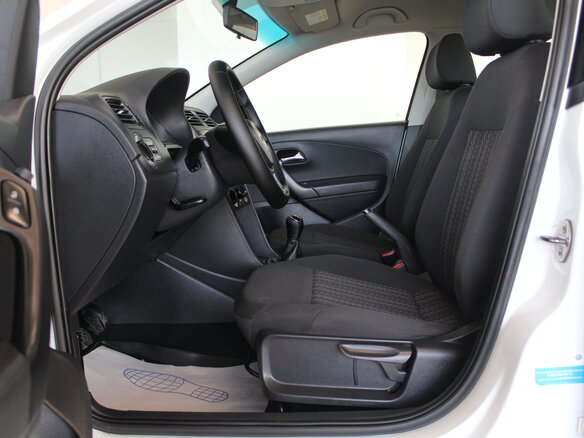 2015 Volkswagen Polo V, белый - вид 10