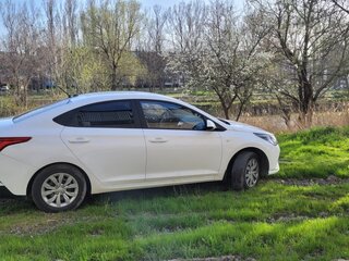 2022 Hyundai Solaris II Рестайлинг, белый, 2000000 рублей, вид 3