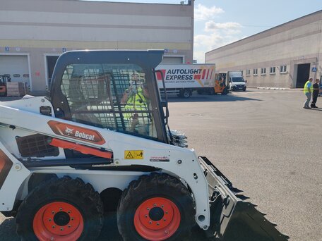 2024 Bobcat S450, белый, 6800000 рублей, вид 3