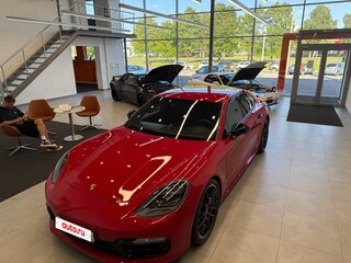 2017 Porsche Panamera Turbo II, красный, 8400000 рублей, вид 4