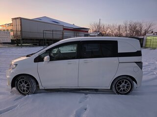 2015 Honda Freed Spike I Рестайлинг 2, белый, 1600000 рублей, вид 4