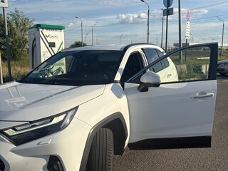 2023 Toyota RAV4 V (XA50), белый, 4390000 рублей, вид 1