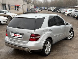 2006 Mercedes-Benz M-Класс 500 II (W164), серебристый, 915000 рублей, вид 4