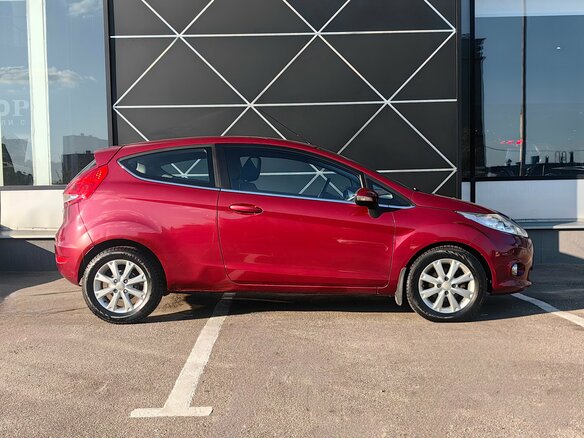 2010 Ford Fiesta Mk6, красный, 599000 рублей - вид 4