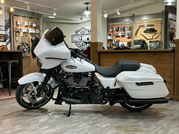2025 Harley-Davidson Street Glide, белый, 3800000 рублей - вид 1