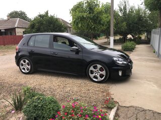 2011 Volkswagen Golf GTI VI, чёрный, 1400000 рублей, вид 2