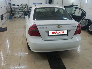 2011 Chevrolet Aveo I Рестайлинг, белый, 430000 рублей, вид 2