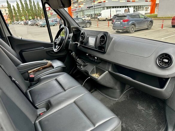 2018 Mercedes-Benz Sprinter, серебристый, 4000000 рублей - вид 8