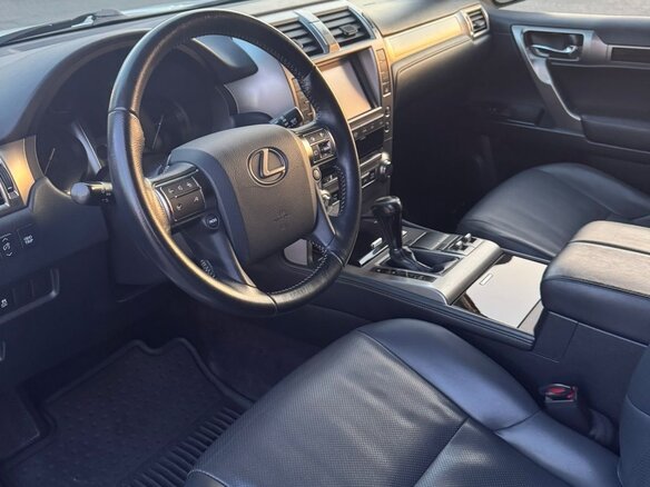 2017 Lexus GX 460 II Рестайлинг, белый, 2900000 рублей - вид 5