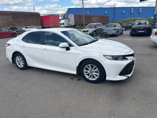 2021 Toyota Camry VIII (XV70), белый, 3100000 рублей, вид 5