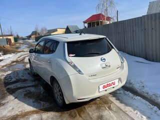 2015 Nissan Leaf (EM57) I (ZE0/AZE0), белый, 700000 рублей, вид 4