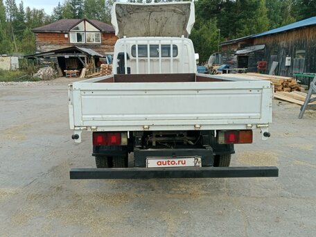 1995 Mitsubishi L-Series, белый, 1100000 рублей, вид 2