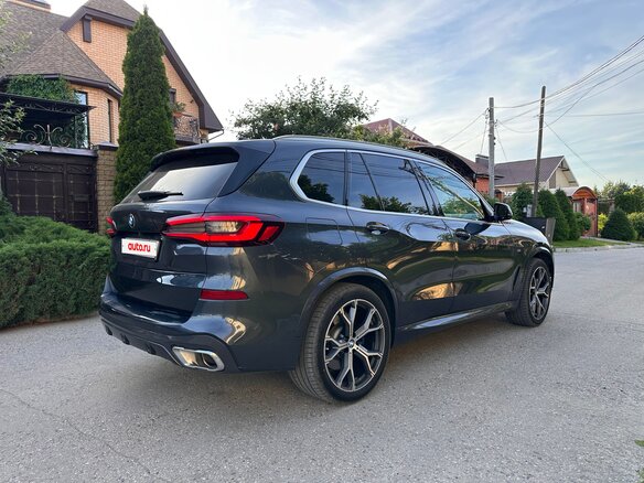 2020 BMW X5 30d IV (G05/G18), серый, 5950000 рублей - вид 5