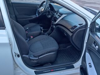 2014 Hyundai Solaris I Рестайлинг, белый, 510000 рублей, вид 5