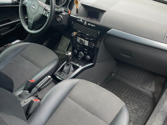 2007 Opel Astra GTC H Рестайлинг, чёрный, 350000 рублей - вид 8