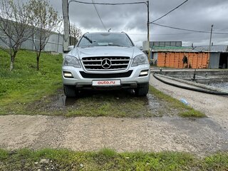 2010 Mercedes-Benz M-Класс 350 II (W164) Рестайлинг, серебристый, 1600000 рублей, вид 4