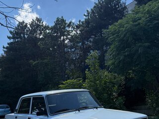 2001 Lada (ВАЗ) 2105, белый, 125000 рублей, вид 2