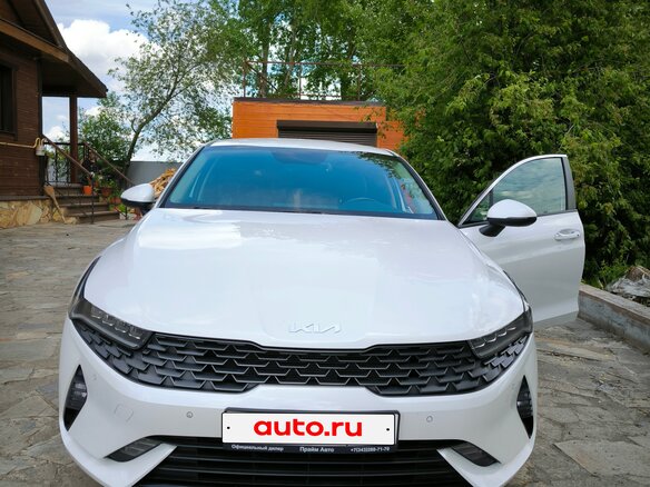 2022 Kia K5 III, белый, 3100000 рублей - вид 1