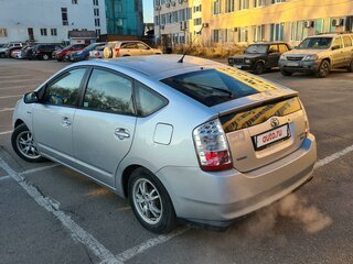 2006 Toyota Prius II Рестайлинг (XW20), серебристый, 999999 рублей, вид 4