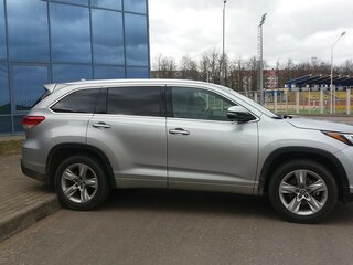2016 Toyota Highlander III (XU50) Рестайлинг, серебристый, 3203149 рублей, вид 1