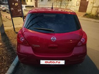 2011 Nissan Tiida I Рестайлинг, красный, 750000 рублей, вид 4