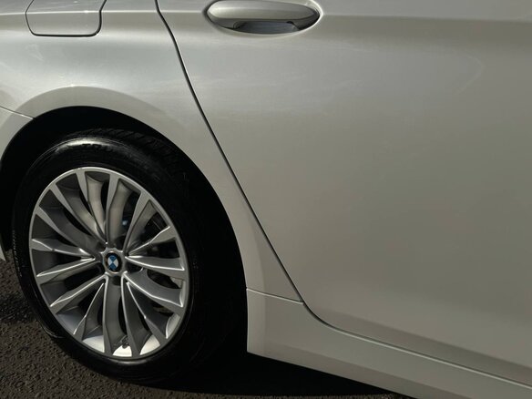2019 BMW 5 серии 520d xDrive VII (G30/G31/G38), белый, 3200000 рублей - вид 11