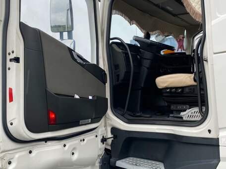2015 Volvo FH, белый, 6200000 рублей, вид 4